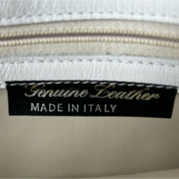 Sale🔥Genuine Leather Large White crossbody purse - Picture 7 of 9